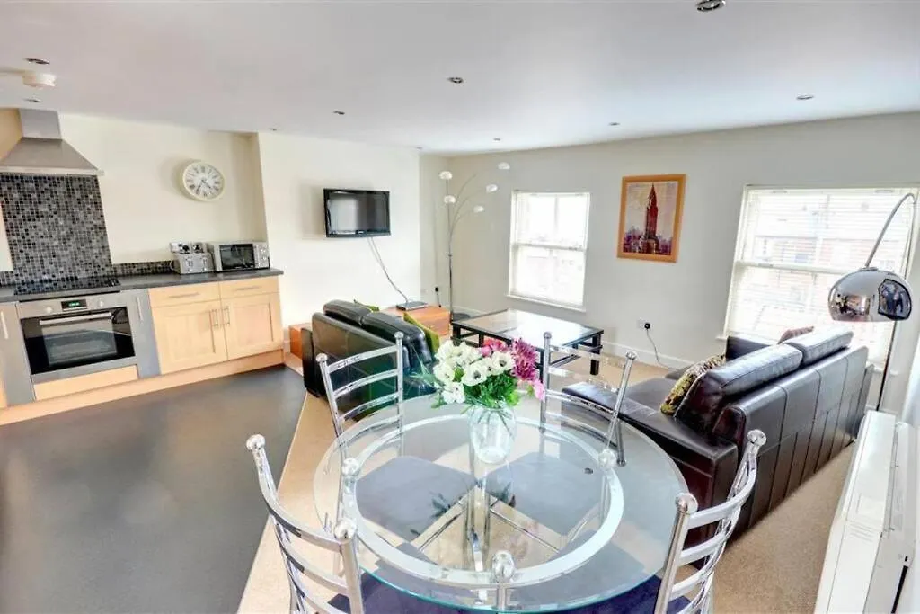 Stylish 2 Bed Apartment With Great Views 斯卡伯勒